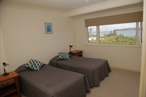 A Beach House Near Manly Two - Queensland Tourism 4